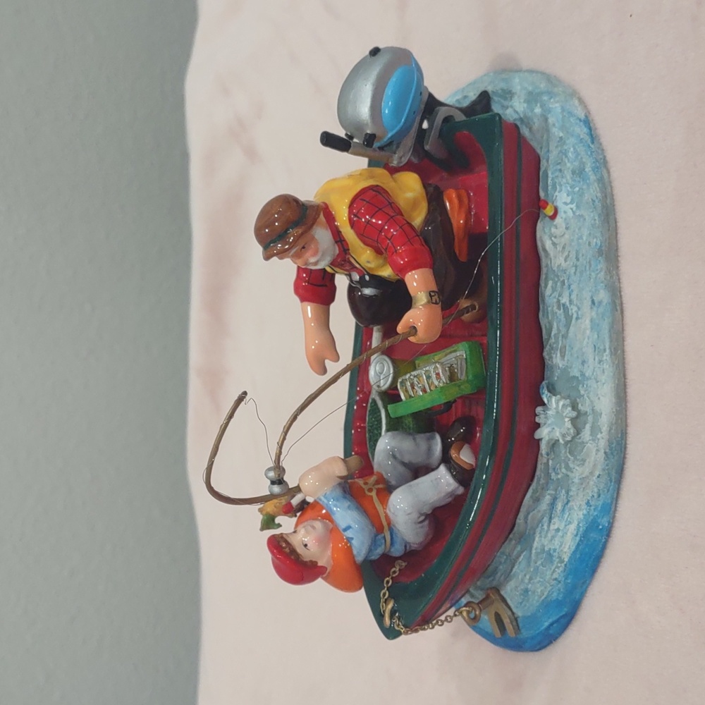 Department 56 The Original Snow Village Catch of the Day Figurine